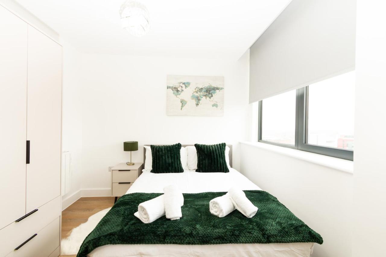 Stylish Studio Apt Overlooking Old Trafford Manchester Exterior foto