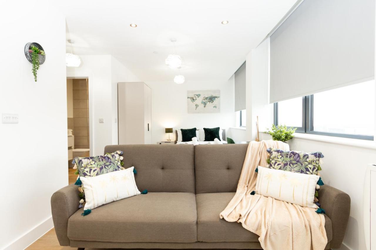 Stylish Studio Apt Overlooking Old Trafford Manchester Exterior foto