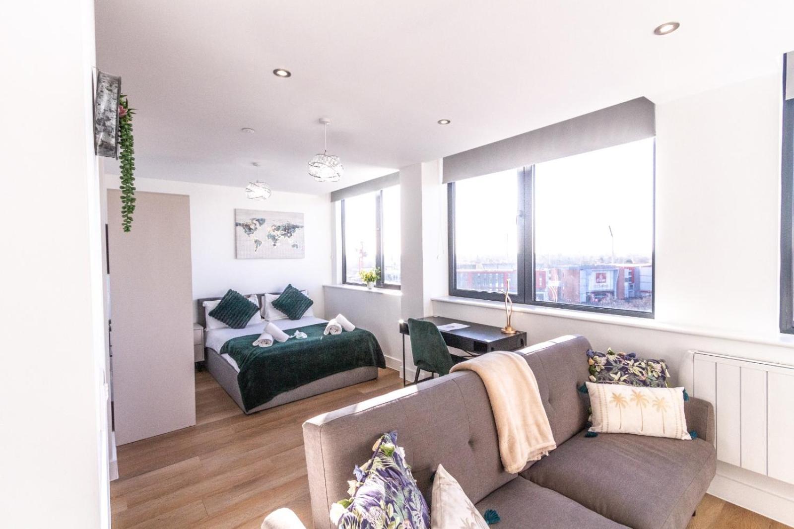 Stylish Studio Apt Overlooking Old Trafford Manchester Exterior foto